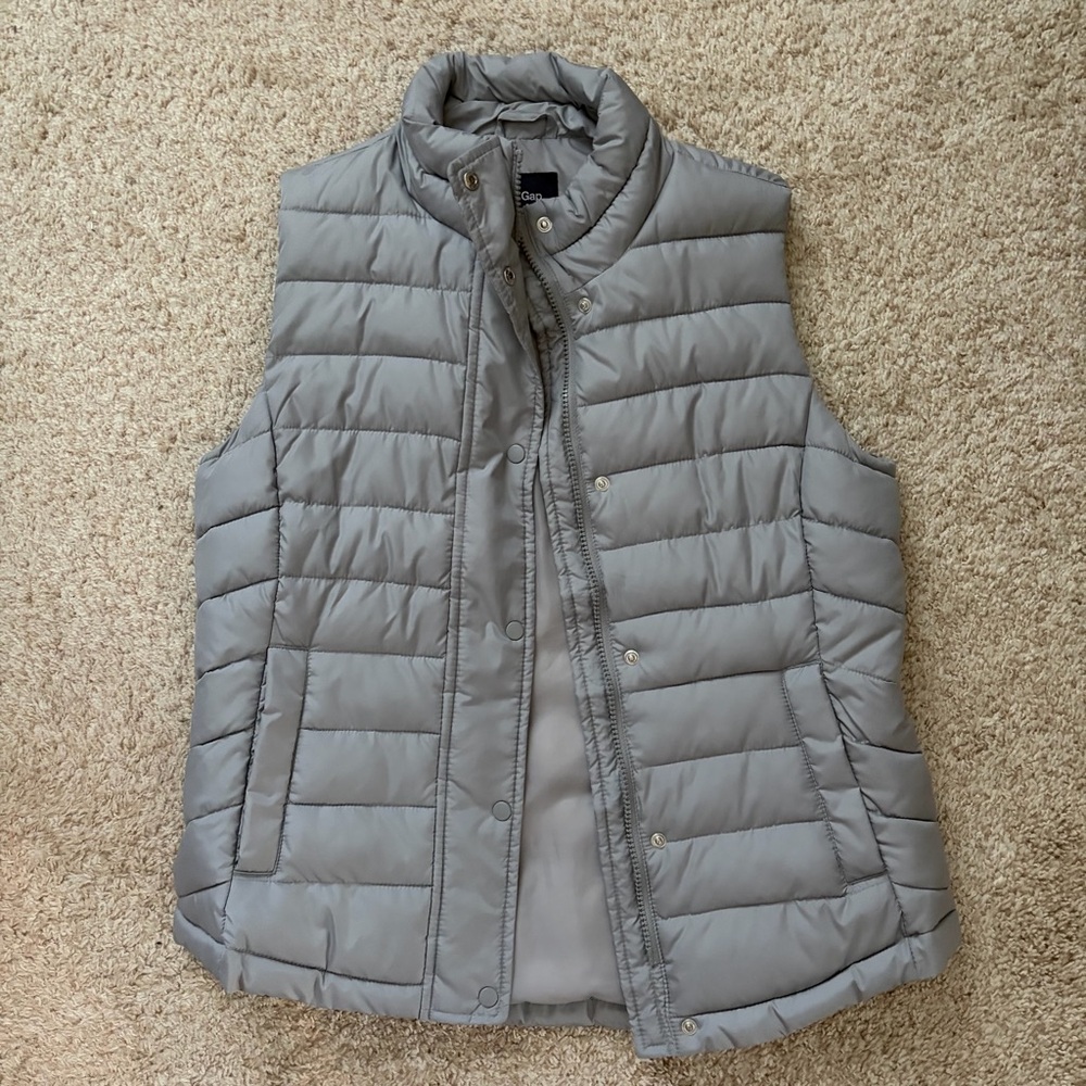 Gap Grey Puffer Vest Small